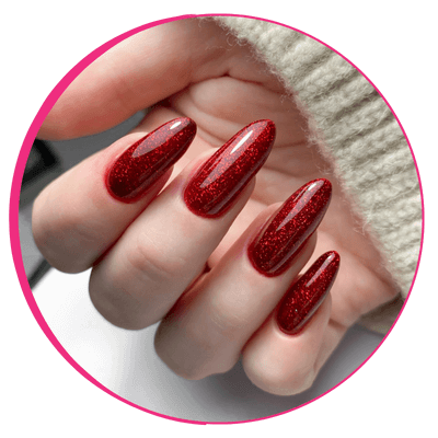 Unhas vermelhas com efeito encapsulado.