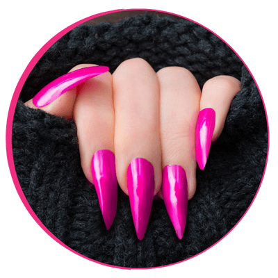 Alongamento stiletto em tom pink vibrante.